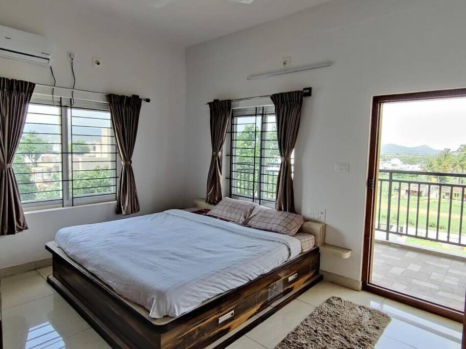 Ss Luxury Comforts A 2Bhk Service Apartment Chikmagalūr Kültér fotó